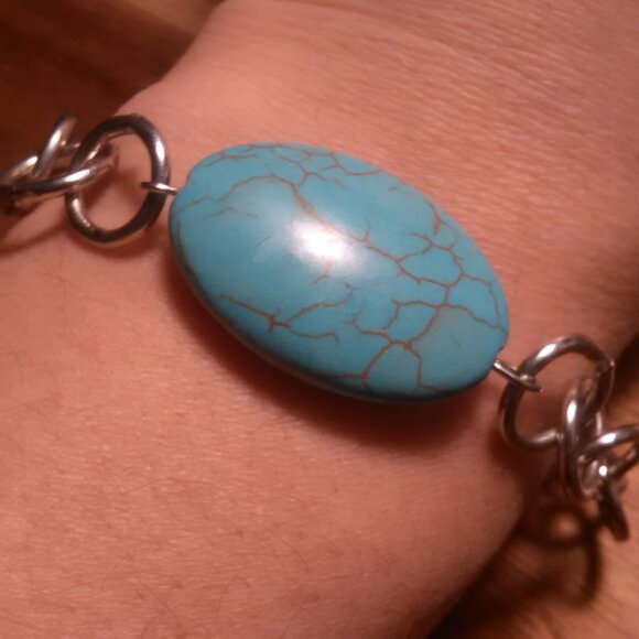 Mojave Blue Turquoise Silvertone Toggle Bracelet - Picture 11 of 14